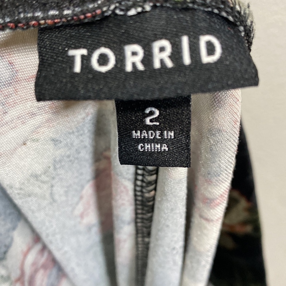 Torrid Floral Print Velvet Off Shoulder Bell Sleeve Top - Picture 6 of 10